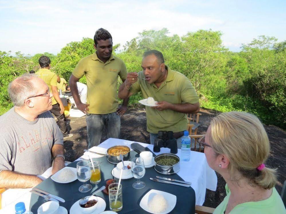 Mahoora Tented Safari Camp Udawalawe Exterior photo